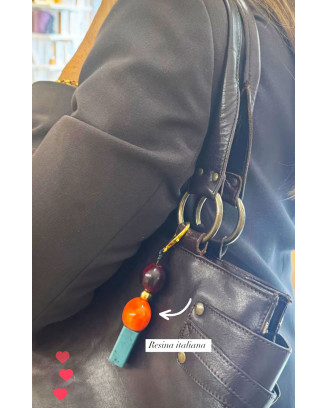 Charm  Resina Naranja y Madera